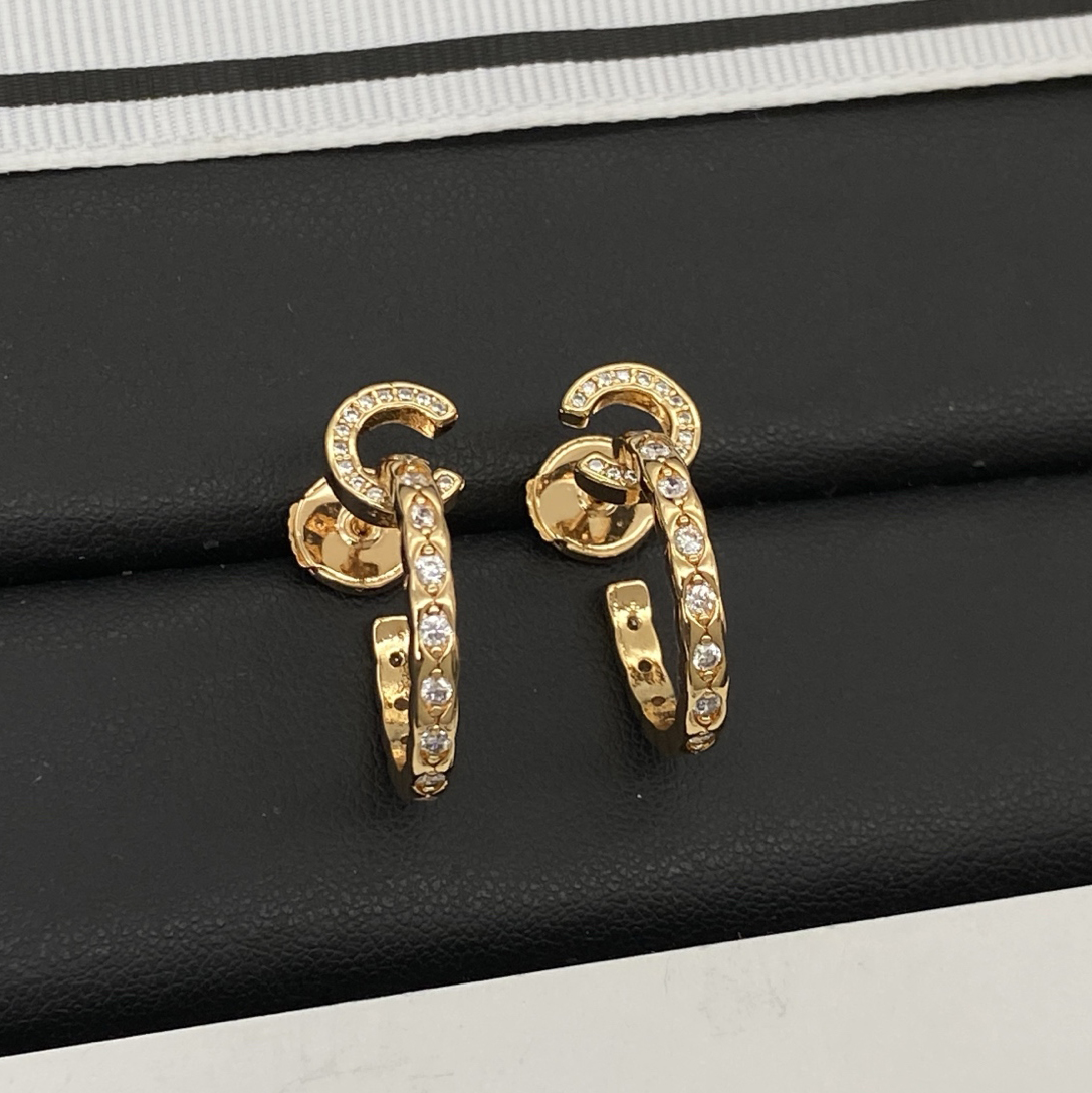 High quality Earrings Women Designer Luxury 18K Gold Plated Simple Couple For Lady Party Wedding Gifts earring without box