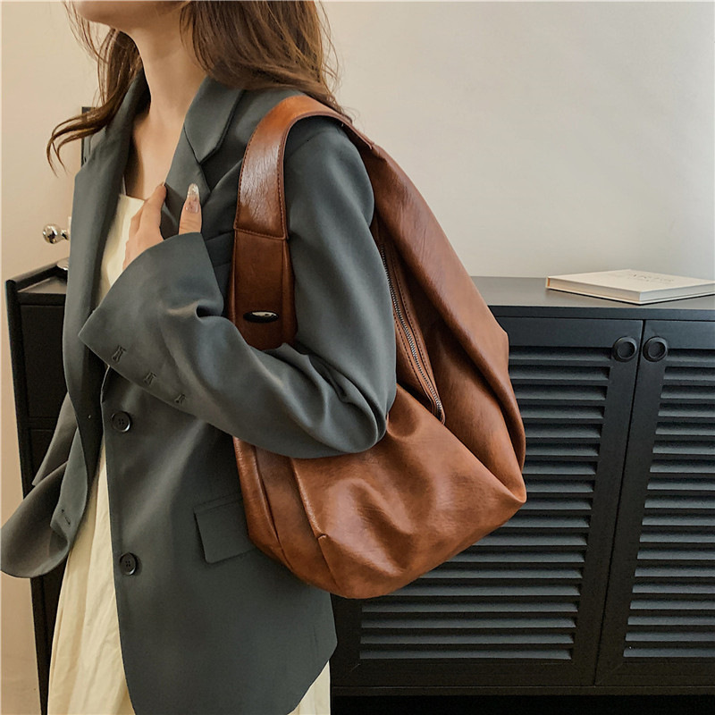 Designer Tote Large Capacity Women's High-End Light Luxury Single Shoulder Crossbody Bag Design Sense Korean Niche Autumn Winter Versatile C260