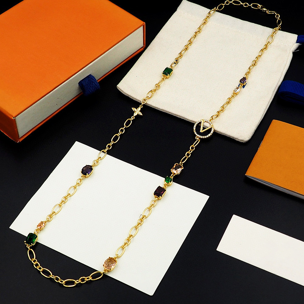 Designer Lousi y Home Round V Letter With Diamond Colorful Four-Leaf Flower Long Necklace For Women Square Sweater Chain