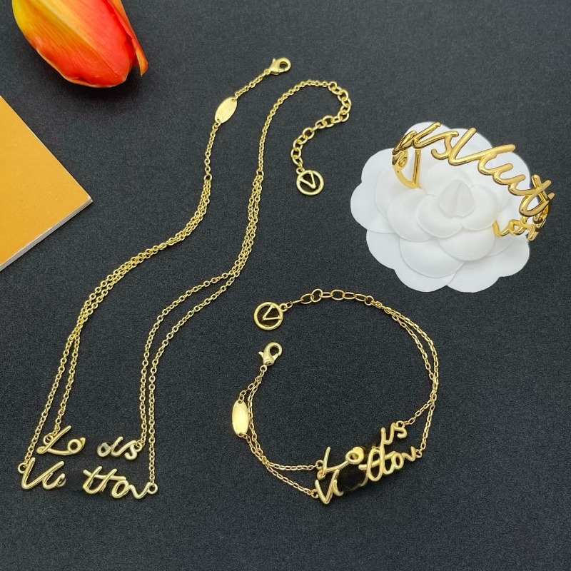 Women's Jewelry Set New Style Designer Necklace Bracelet Earrings Top Quality Bracelet Earrings Pendant Necklace Daily Minimalist Jewelry Se-image-1103708070