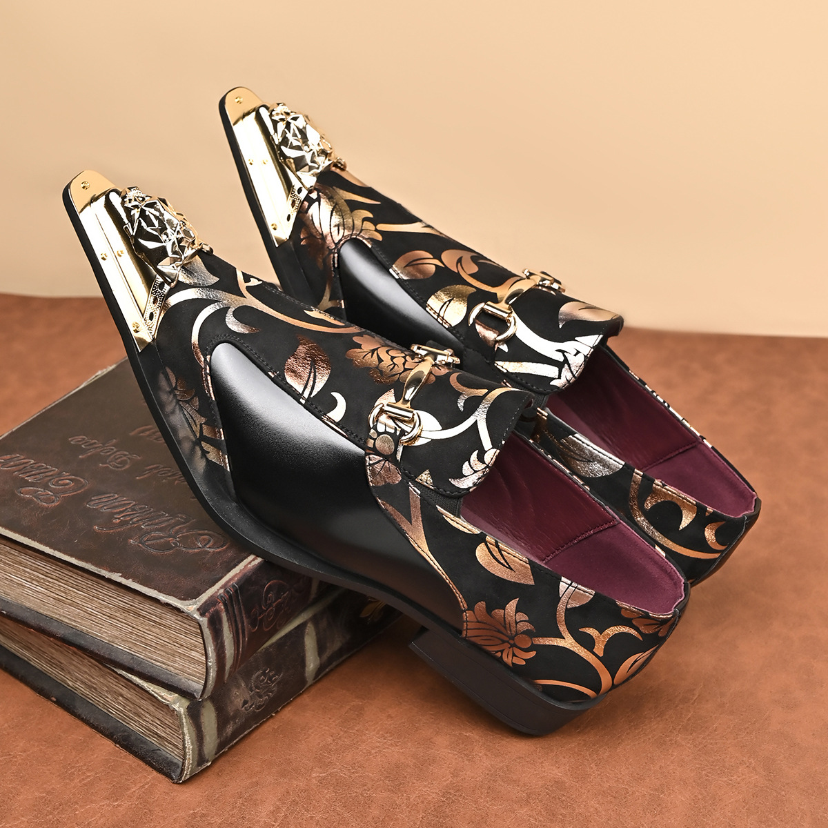 2026 New Iron Head British Style Men's Light Luxury Banquet One Step Trendy Leather Shoes