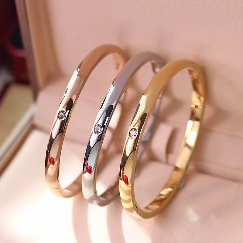 Classic Bracelet 18k Gold Signature Design Stainless Steel Female Jewelry Designer New Style