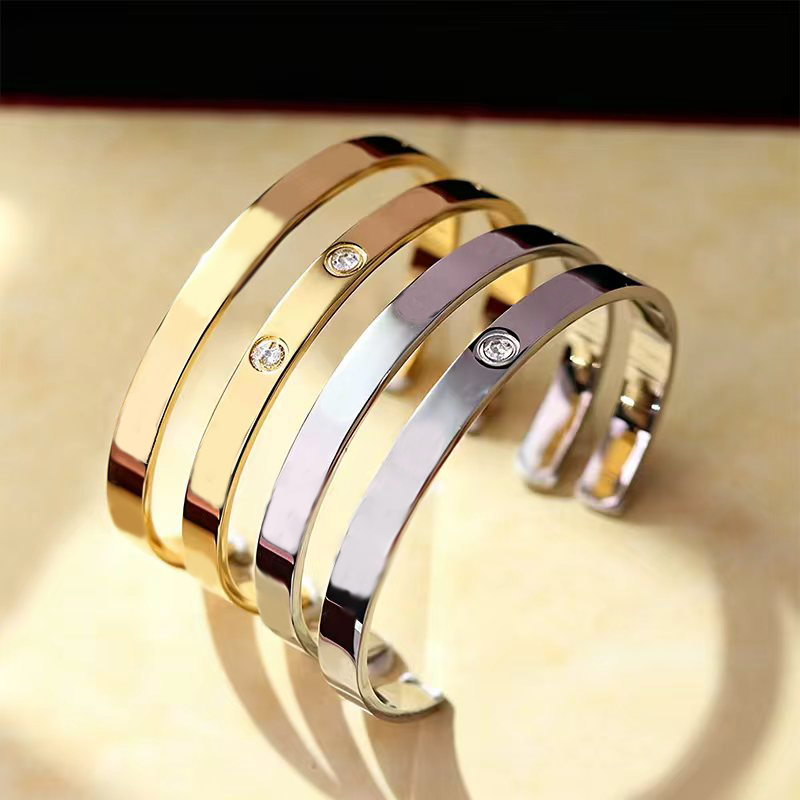 Fashion New Designer 18k Gold Open Stainless Steel High-quality Couple's Jewelry Bracelet Jewelry Box