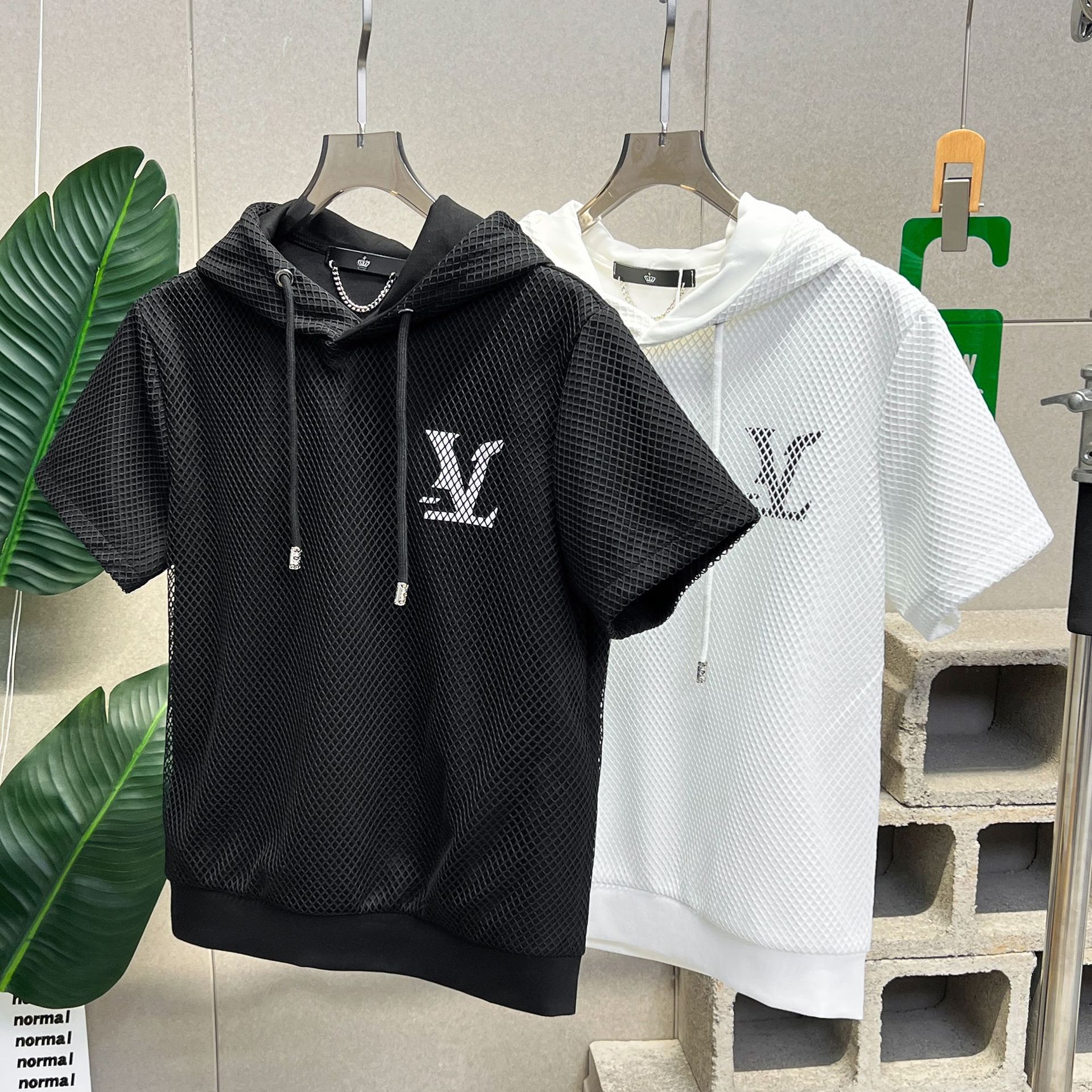 2026 Summer New Arrival Hooded Short Sleeve Casual Loose Fit High End Fashion Versatile Light Luxury Mens T-Shirt