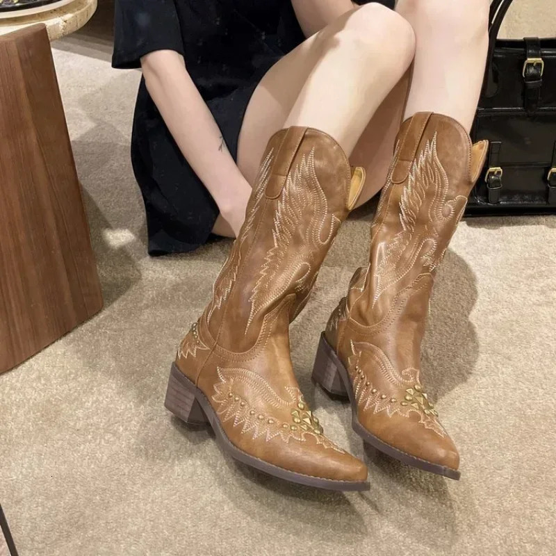 Studded Western Cowboy Boots for Women Autumn Fashion Zip Embroidered Pointed Toe Shoes Chunky Heel Mid Calf Knight Boots 260427BJ