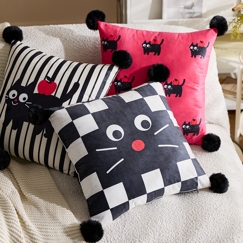 Dutch fleece pillowcase with cartoon cat design, suitable for sofas, cars, beds, and naps.UTV901-image-1104121634