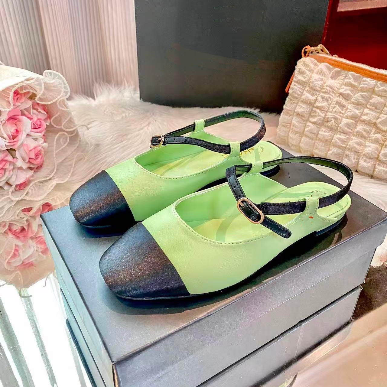 2026fashion C Designer Shoes New Women s Shoes Shallow Mouth Square Head Colorful Flat Bottom Comfortable Single Shoe Buckle Casual Shoes Fashion Sa