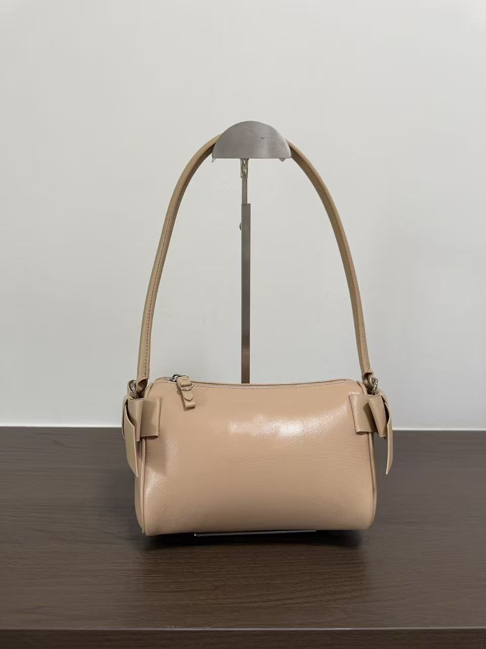 2026 high-quality luxury designer classic women's soft butterfly bag casual women's cross-body bag leather women's luxury brand shoul