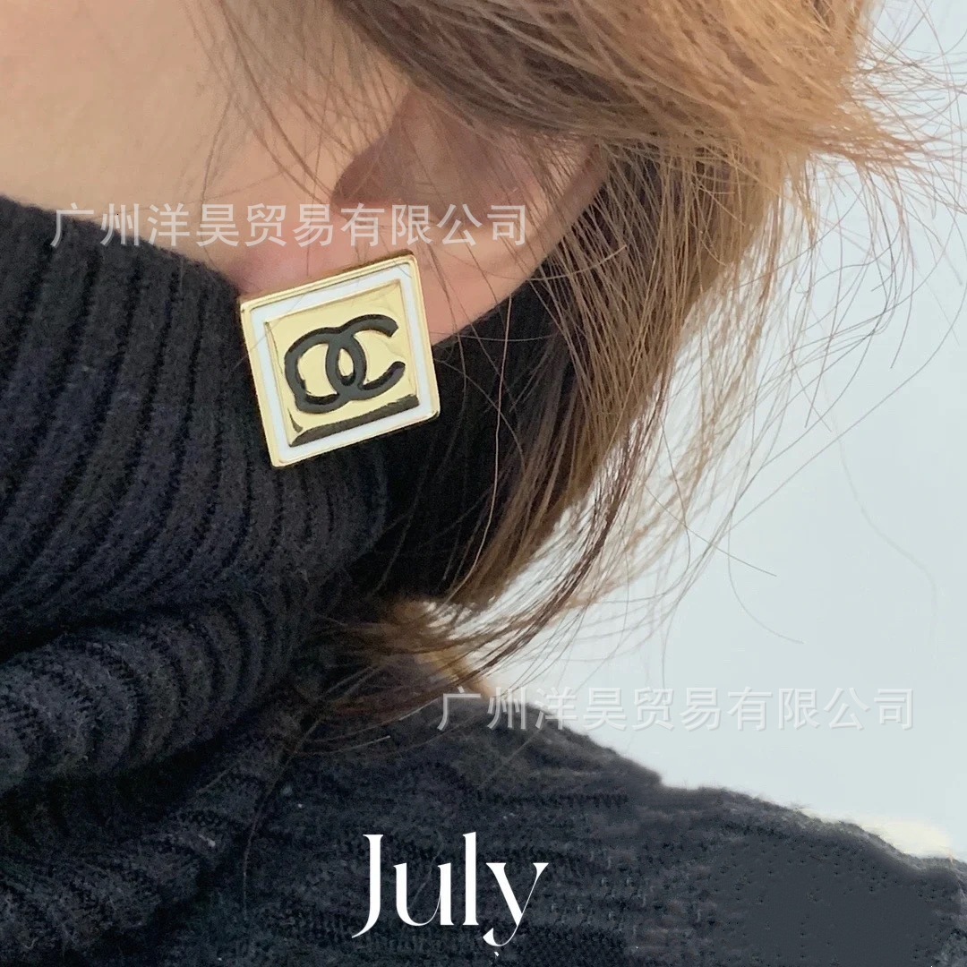 Designer jewelry channels Earrings Black and white enamel square stud earrings for women cc earrings