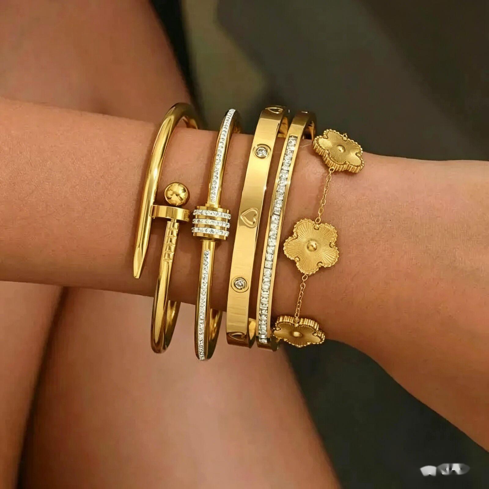 Europe And Hot Stainl Steel Lucky Fashion Wens Bracelet Gold Bangles S H11.21 designer