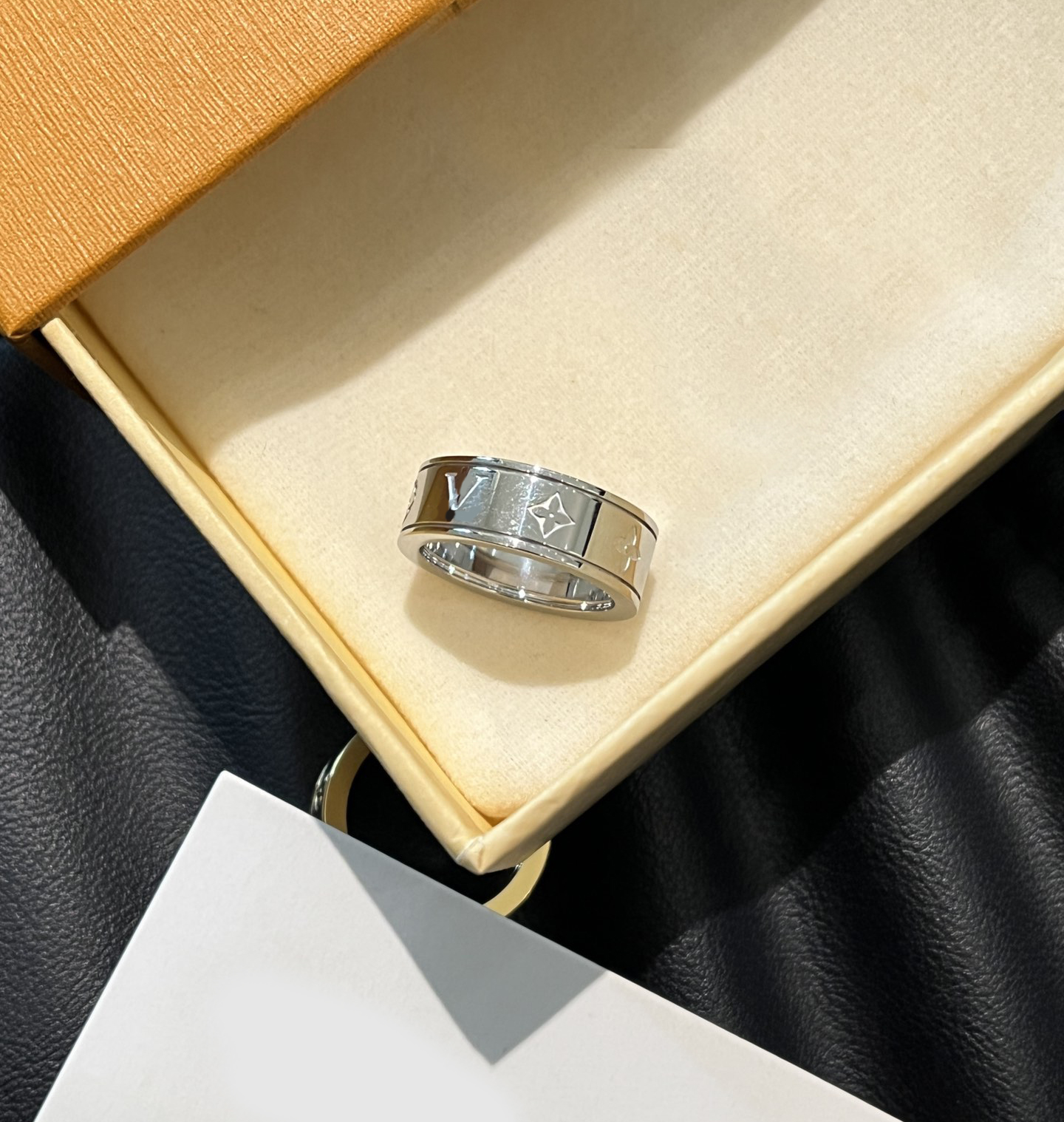 Designer Rings Luxury Letter Clover Flower Band Rings Gold Silver Stainless Steel For Women Men Wedding Party Fashion Jewelry Couple Love Gift