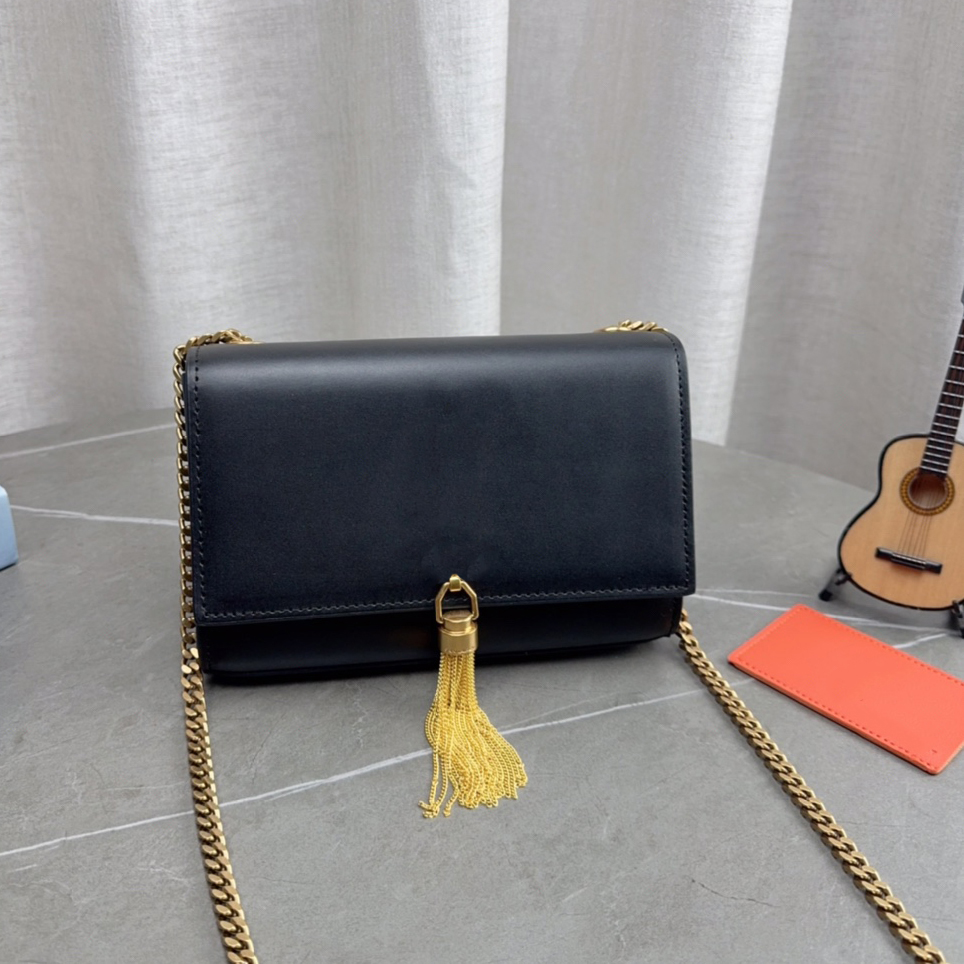 Pochette de créateur Sacs à bandoulière Petit sac à bandoulière Rabat en cuir synthétique de haute qualité avec chaîne en or Sac à main de luxe S