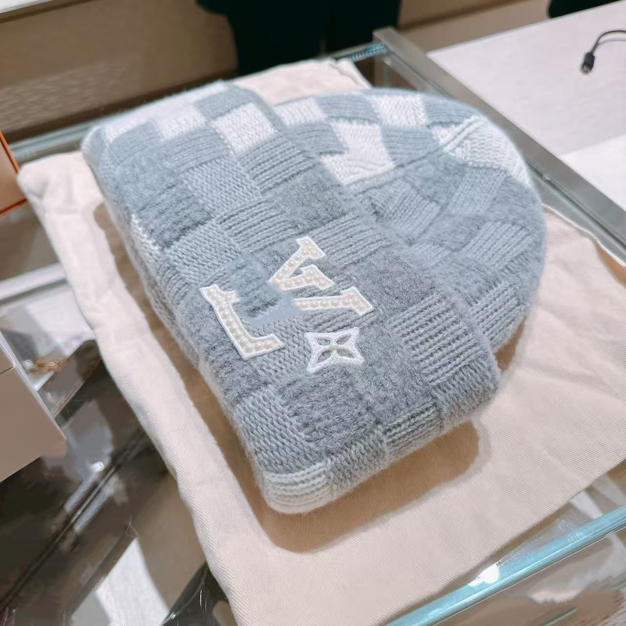 Chapeau de pêcheur en laine pour femmes, chapeau de luxe classique, mode hiver, ceinture chaude, boîte cadeau VVX