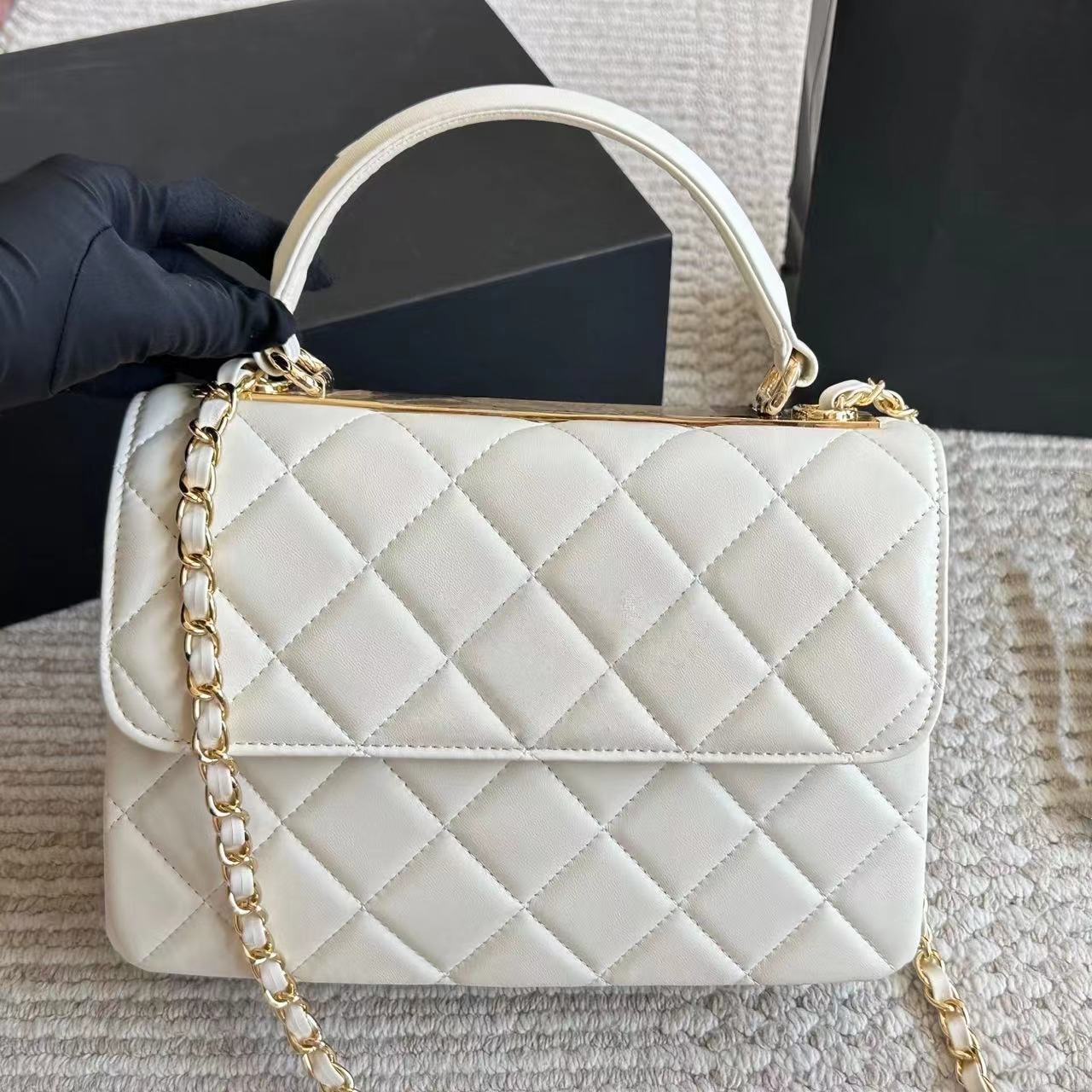 Sac à main de créateur avec sangle en chaîne en cuir, chic, décontracté, raffiné, treillis de diamants, petit fourre-tout, sac à bandoulière
