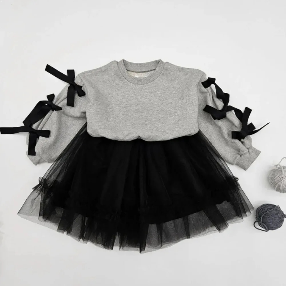 Fashion Street Style Girls Clothes Autumn Gray Long Sleeved Bow TopBlack Mesh Skirt Korean Version Childrens Set 260126BJ
