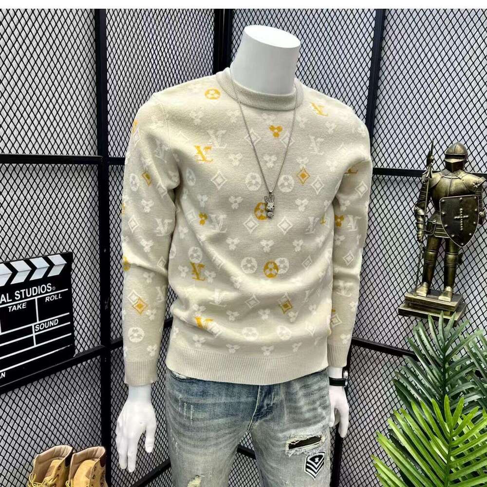 New DesignJacquard For Men, Casual Loose Fit, Versatile Trendy Base Shirt, Winter New Men 's Sweater