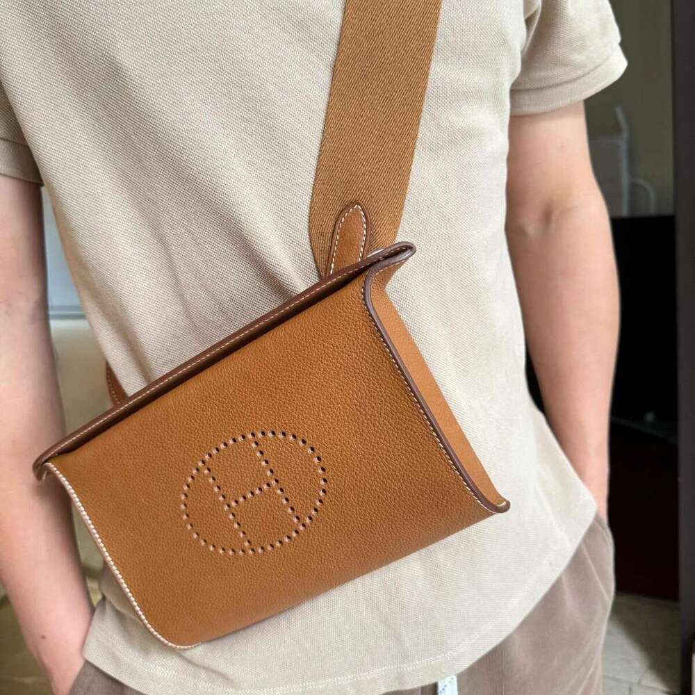 2026 New Top Layer Cowhide Eveline Dinner Plate Chest Casual Simple Unisex Single Shoulder Crossbody Bag Trendy T260204