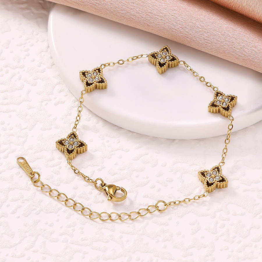 Tendance Nouveau E-commerce Vente Chaude Lumière De Luxe Incrusté Chanceux Trèfle À Quatre Feuilles Titane Acier Bracelet pour Femmes 18K Plaqué