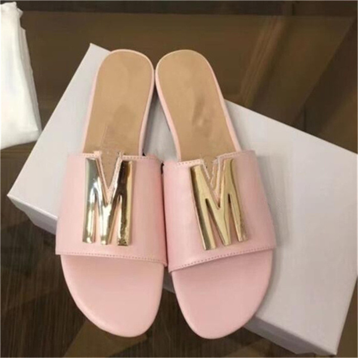 Pantofole di lusso alla moda Sandali Designer Infradito da donna Pantofola Scivoli in vera pelle Lettera in metallo Scarpe casual estive da donna