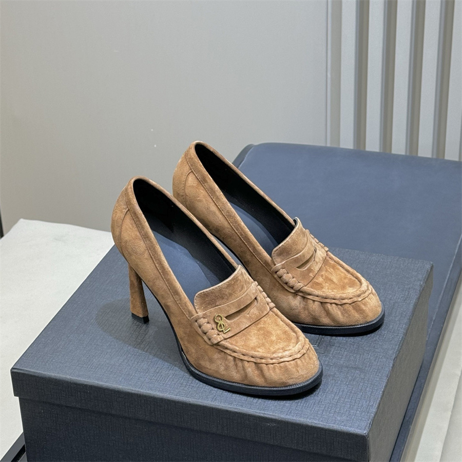 Chaussures de créateur Chaussures habillées pour femmes Chaussures à motif plissé à la mode Chaussures classiques Chaussures à talons à bout rond