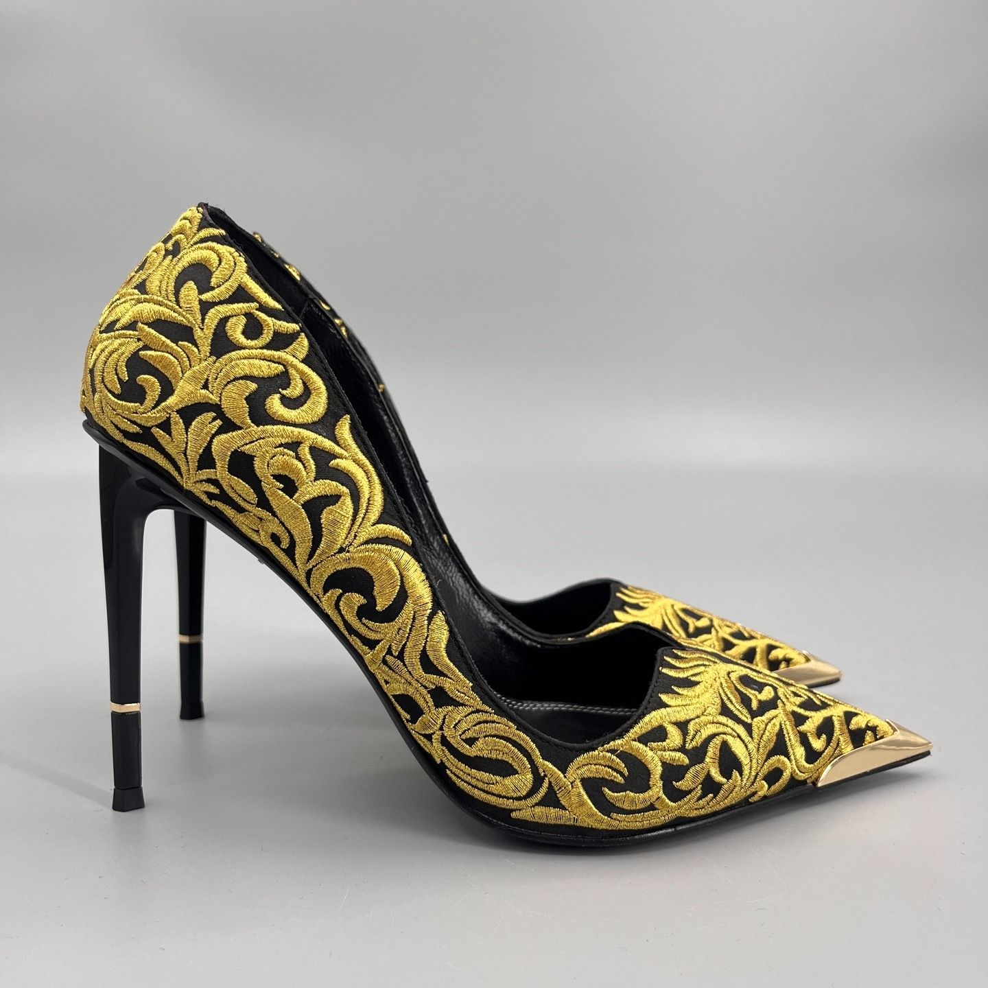 Embroidery Silk Pumps Luxury designer women pointed toe patent leather high heels Top quality fashion stiletto heel evening shoes Elegant formal sho