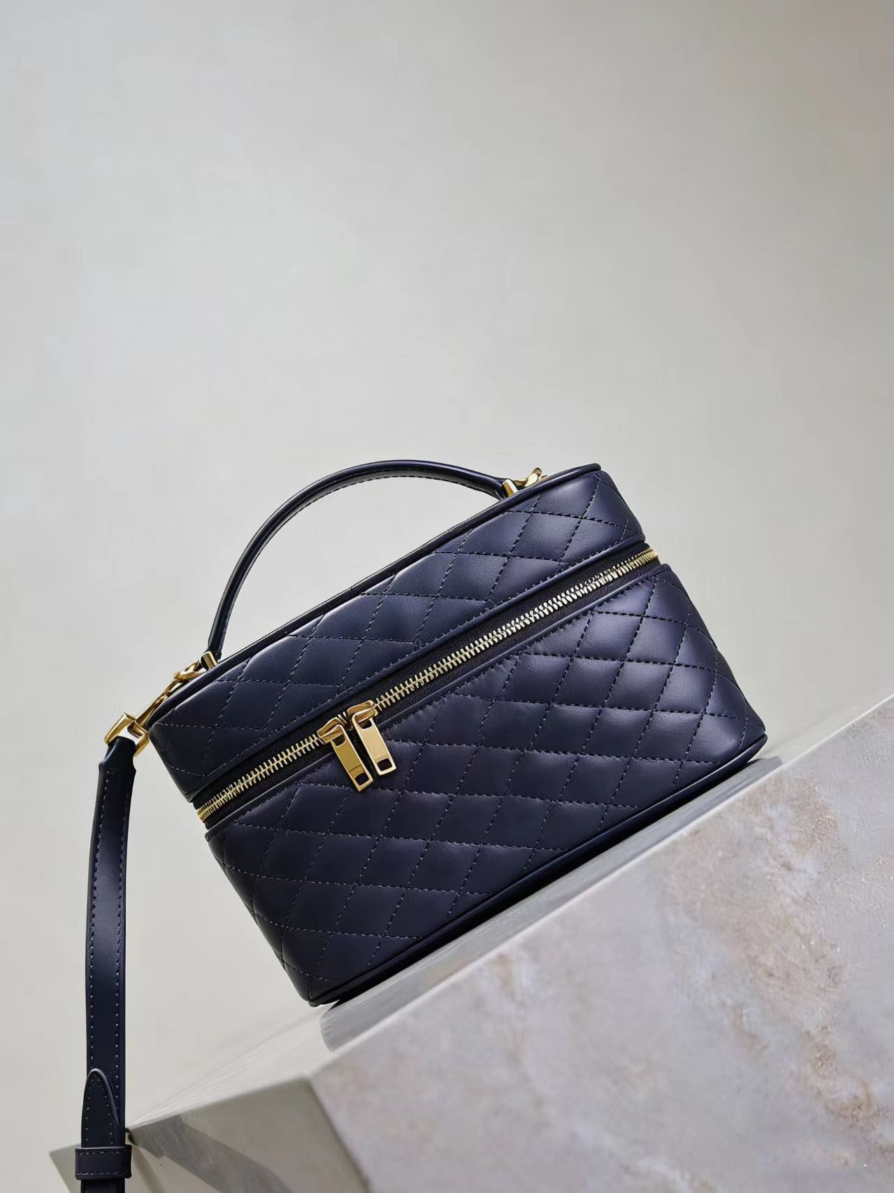 10A Women's Luxury Designer Crossbody Bag: Exquisite shoulder bag, mini makeup box design, box-shaped shoulder bag, chain bag, crossbody bag, q