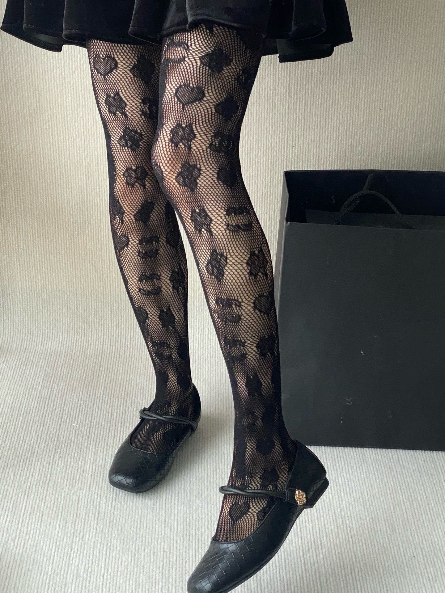 Designer Dress Socks Tights flocking Stockings Womens 2C Leggings Luxury Socks Letters Stretch Net Stocking Ladies Sexy Black White Pantyhosh