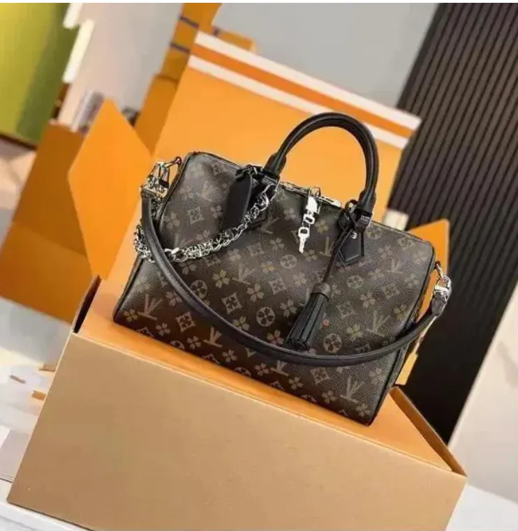 Mirror texture designer soft tote bag - Large capacity ladies' handbag - Elegant handle - Fashionable women's bag - Black floral shoulder