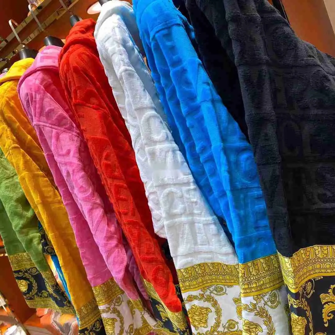 Women's Robe Veet Bathrobe Designer robe Baroque Fashion Pamas Mens Women Letter Jacquard Printing Barocco Print Sleeve