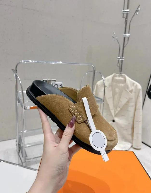 Designer Women Men Mule Luxury Soft Leather Johan Flat Scuffs Mules Fashion Outdoor Recreation Casual Go Mules Slippers SIZE 35-45