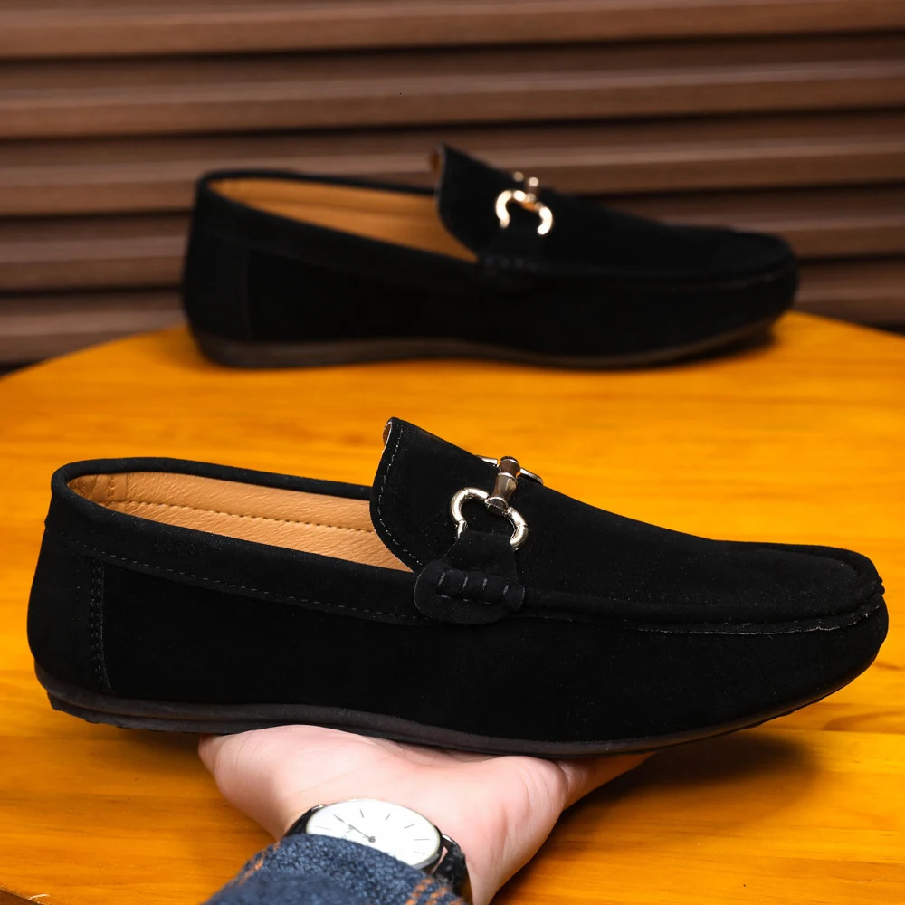 Spring and summer leisure fashion pea shoes suede horse bit buckle lazy comfortable trend black work 260121