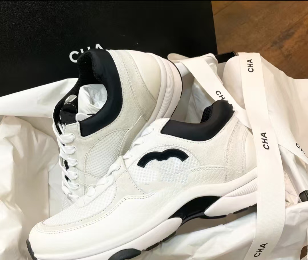 The 2026 model of European-style high-rise multi-color versatile casual women's sports shoes feature fashionable design,comfortable fit and com