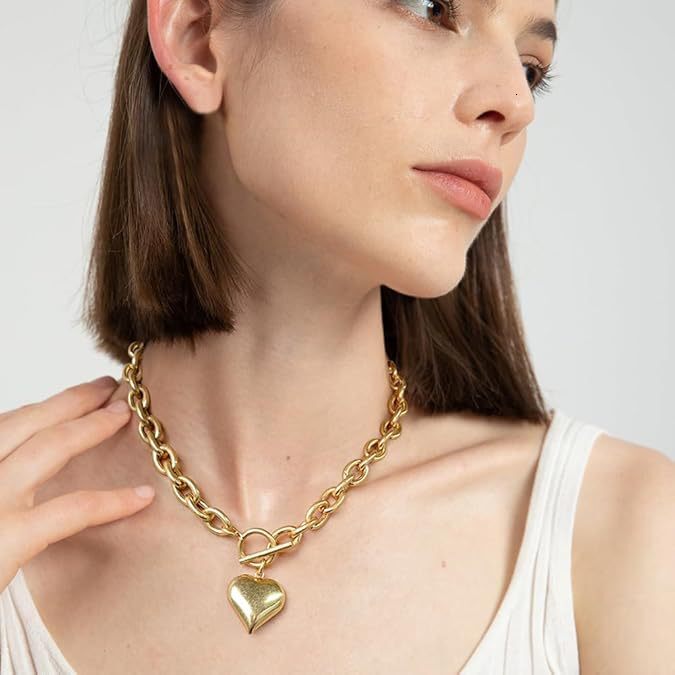 Choker Brass Plated With 14K Gold close-fitting Style Heart Pendant Fashionable And Simple Short Chain Collarbone Necklace