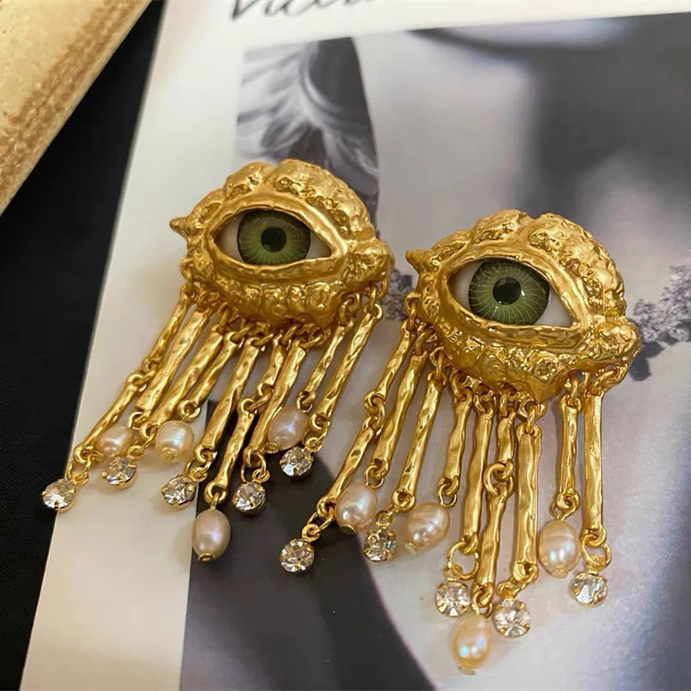 Boucles d'oreilles rétro françaises, personnalité Unique, yeux exagérés et perles, strass, pompon, bijoux, accessoires de fête, 2026, 260120