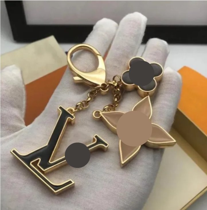 10A Luxury Brand keychains Designer metal letter keyrings Fashion Bags Pendant Lovers Car Key chains for Charm men women Christmas gifts with origin