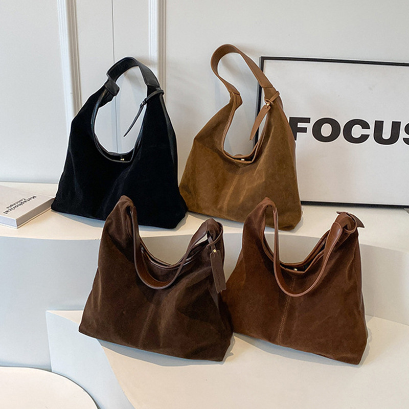 Collection Automne-Hiver Pratique et Élégante K14 : Sac à Bandoulière en Daim de Grande Taille