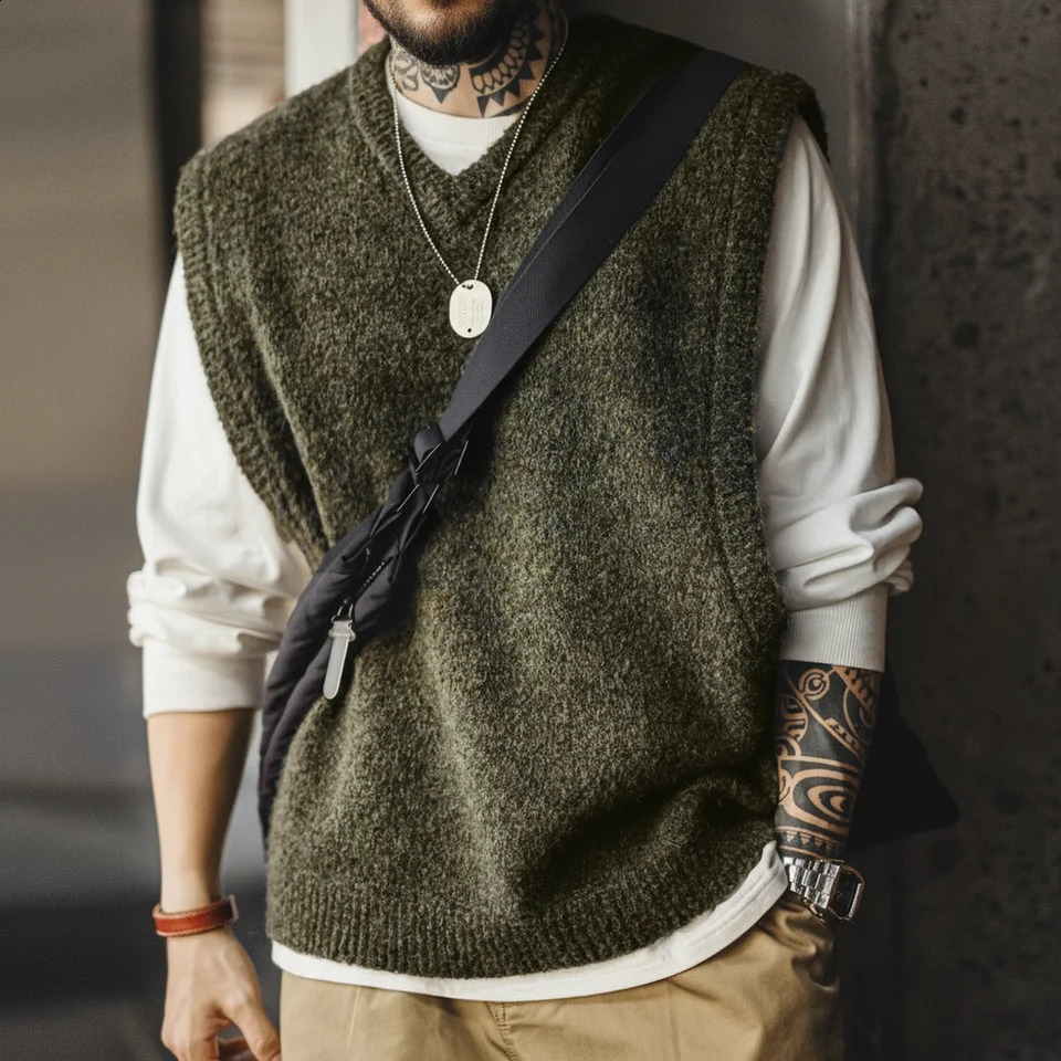 Maden Retro Wool-Blend Knitted V-neck Vest for Layering Pullover Warm Sleeveless Waistcoat for Mens Fall Winter Knitted Tops 260129BJ
