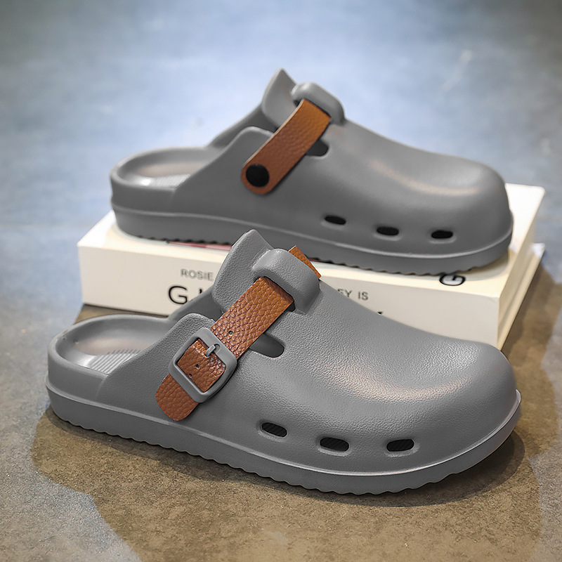 Designer brand shoes for men in summer new style trendy breathable mesh flat sandals with anti-slip design, high-end black color.