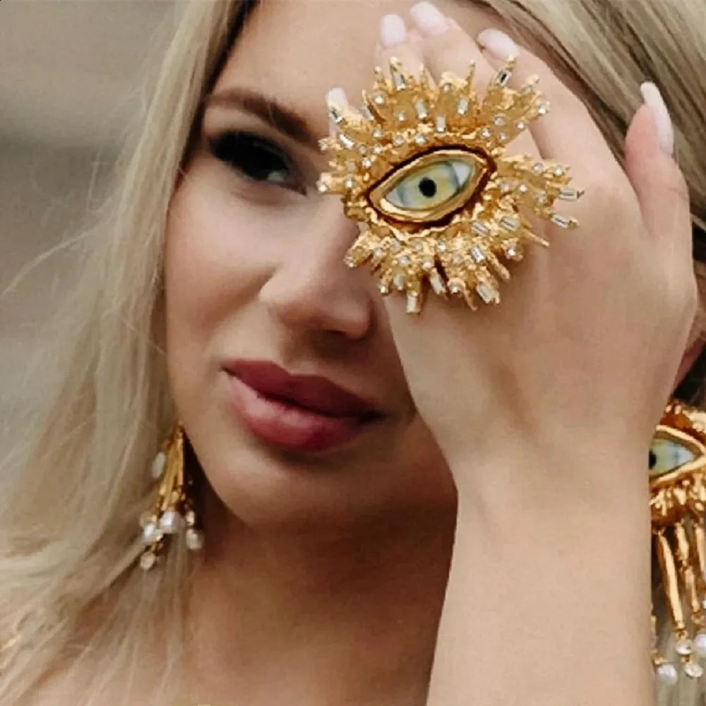 Boucles d’oreilles pendantes baroques en alliage grands yeux pour femme bijoux tendance accessoires 260120