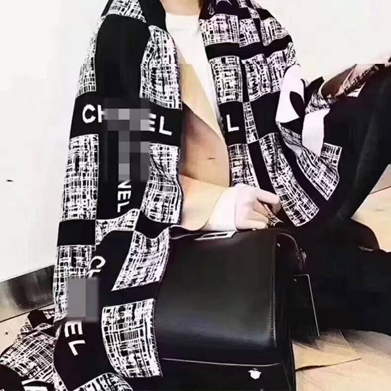 Designer scarves, luxurious winter scarves, high-end classic letter patterned shawls, paired with soft touch GG