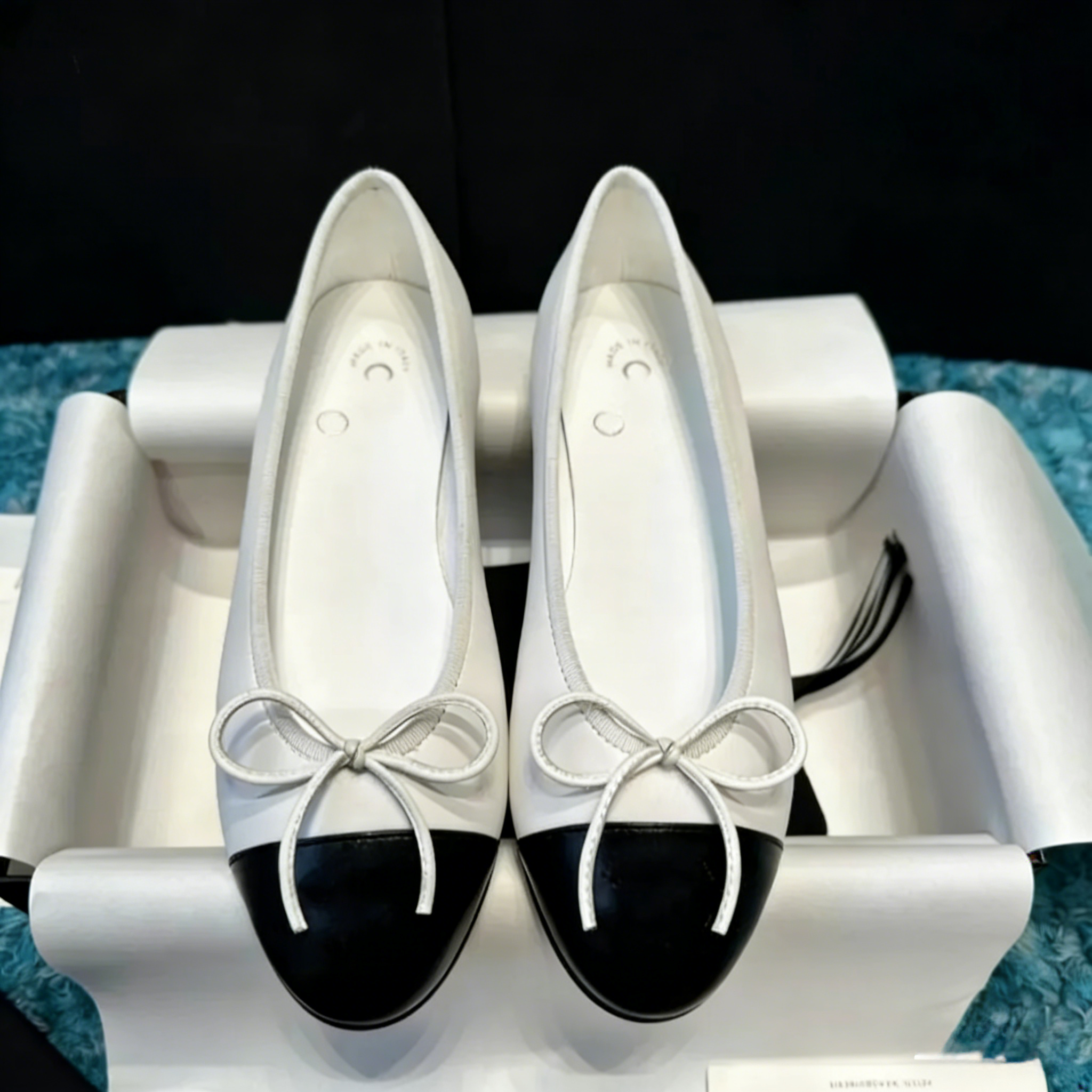 2025 Paris Designer nouveaux ballerines Mode décontracté femmes bateau plat multicolore femmes chaussures en cuir de luxe tailles 35-42