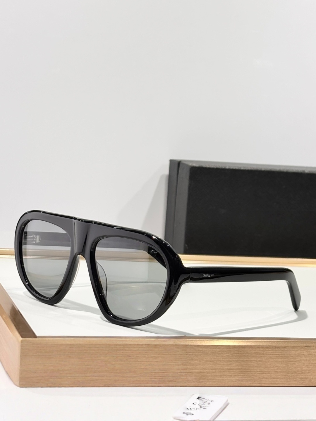 New Acetate Women Designer Sunglasses Men Rectangular Geometric Frames with Triangular Float Accent Black Unisex Designer Eyewear Originial quality