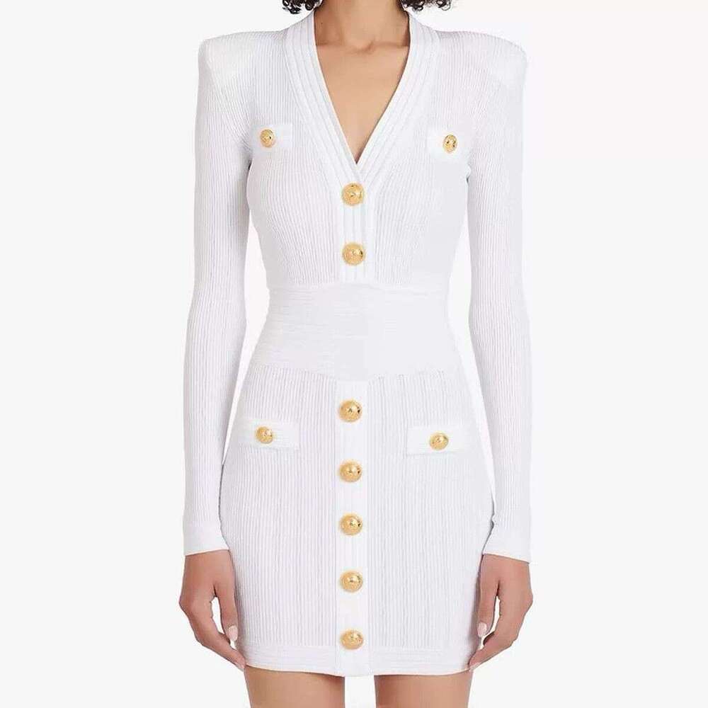 Robe tricotée Sexy à manches longues et col en v pour femme, vêtement de célébrité, même Style, avec boutons en métal, V16, nouvelle collection a