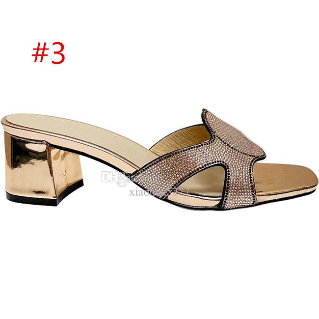 Sandales de créateurs Mode Femme Luxe Lettre Cuir Gros Talons Été Plage Pantoufles À Talon Moyen Rétro Diamant Pantoufles Taille 35-43 avec Boîte