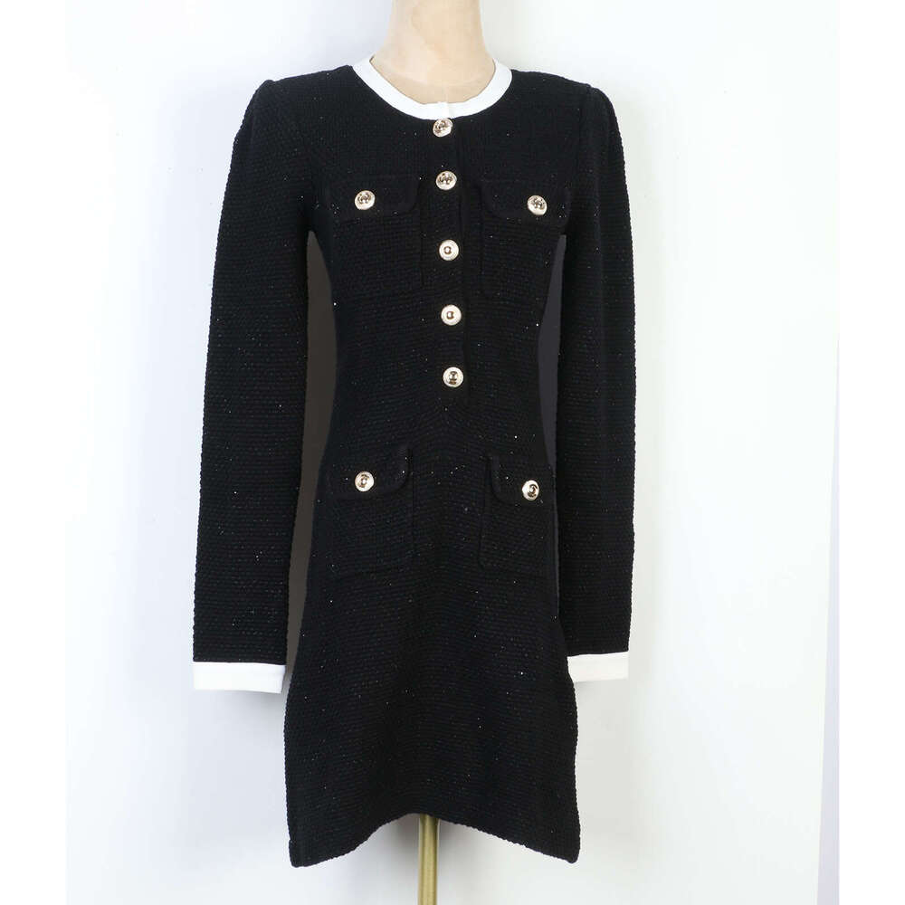 Short social français pour femmes, automne et hiver, N18, nouveau gilet tricoté, contraste blanc, style élégant, 2026