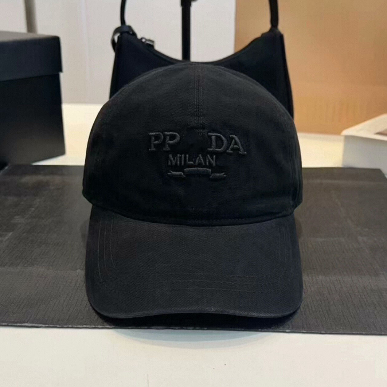 Luxury designer cap women embroidered label baseball hat Male and female duckbill caps Classic casual sun shading simple versatile