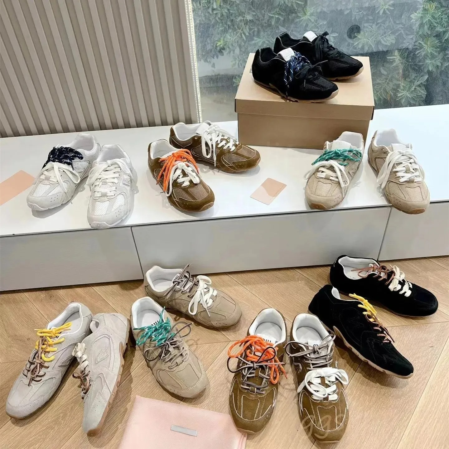 Retro Designer Luxury Brown Suede Sneaker Low Top Lace Shoe Rubber Sole Casual Athletic Vintage Fashion Comfort Quality Modern Stylish Green White G