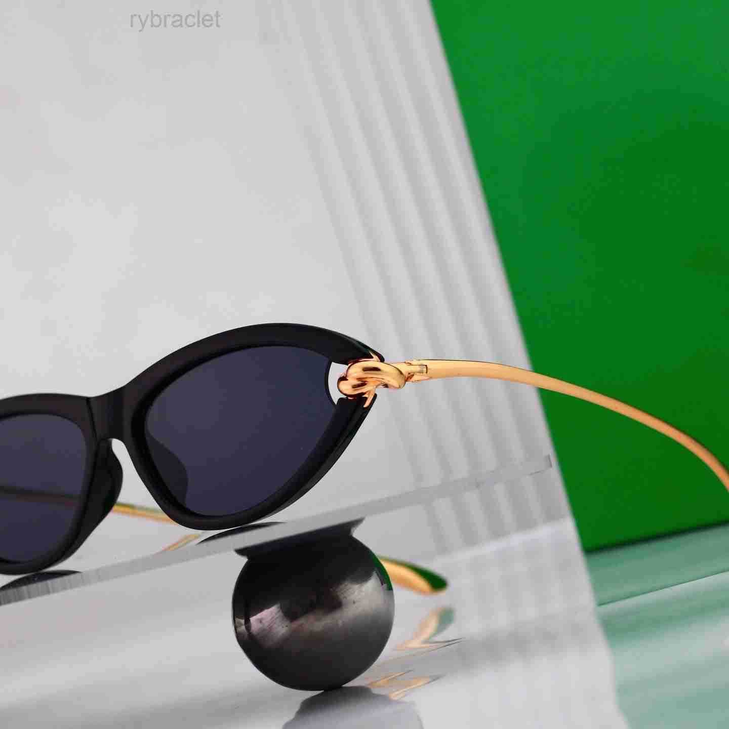 Luxury Designer Sunglasses Sunshade Fashion Womens Classic Style Glasses Frame Mens and Womens UV Resistant Oval Sunglasses Frame with box goods RKX