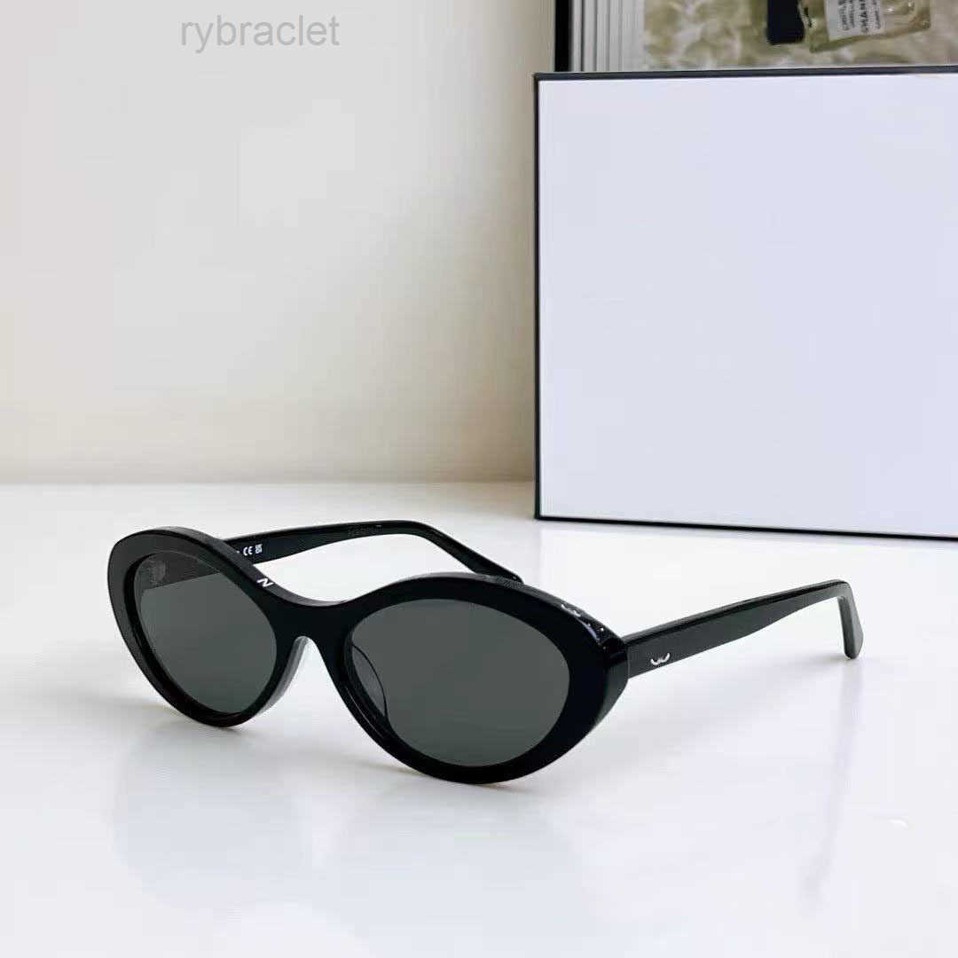 luxury designer sunglasses Cat Eye rotundity Frame sunglasses for women letter classic Travel trend Beach shading UV protection polarized fashion gl
