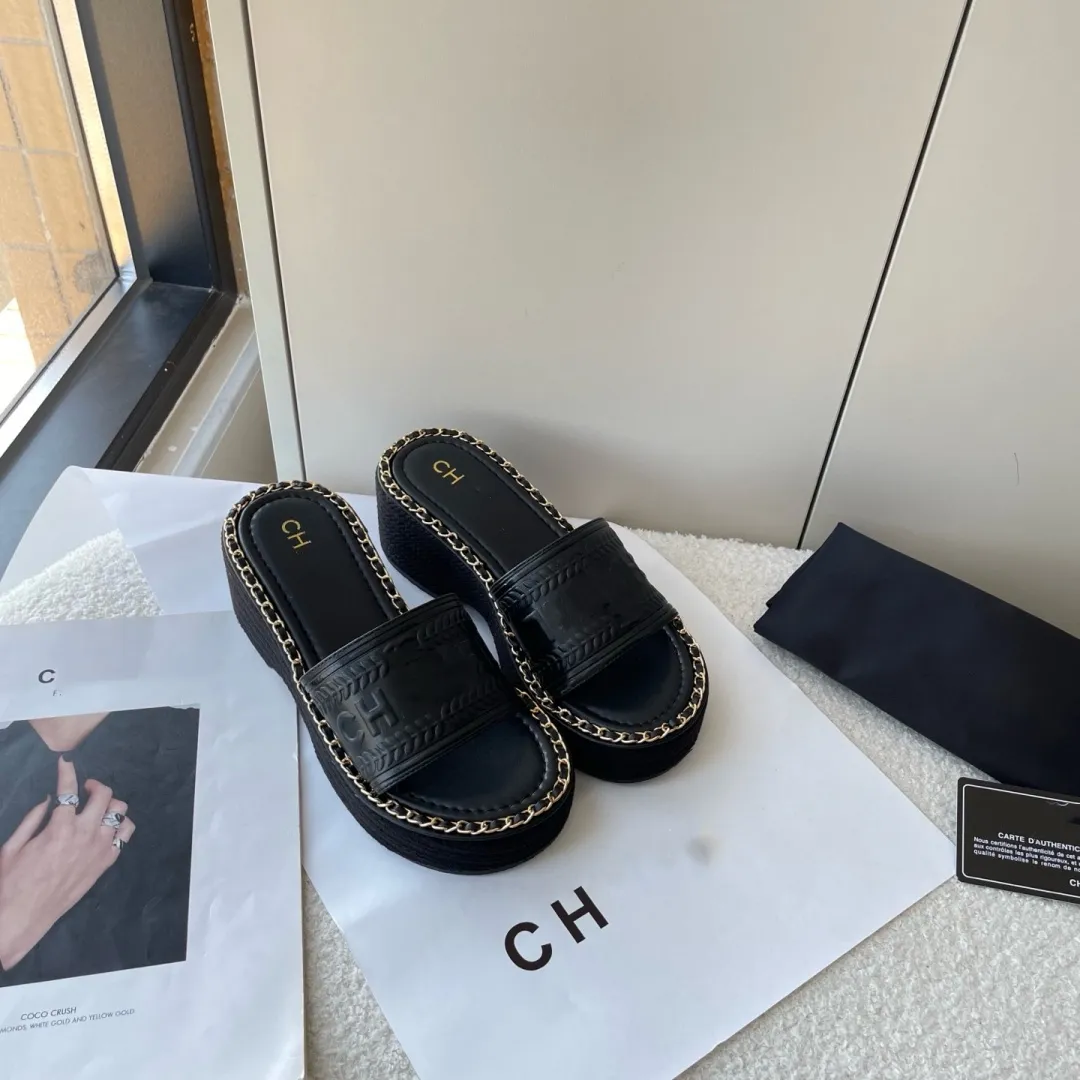 2026 New Designer Women cc Slippers Woven Wedge Heel Thick Sole cc Sandals Summer Casual Comfort Luxury Beach Slides size 35-41